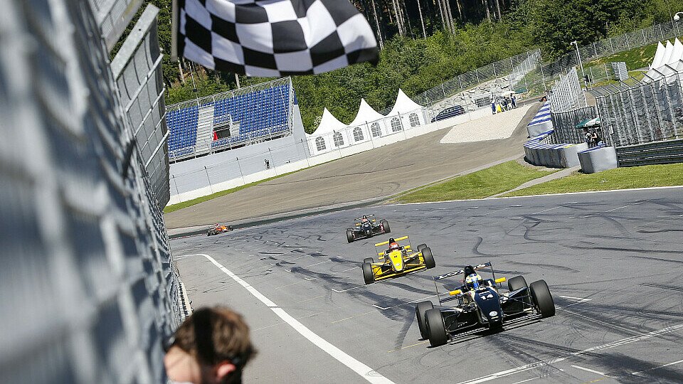 Joel Eriksson gewinnt drittes Rennen auf dem Red Bull Ring, Foto: ADAC Formel Masters