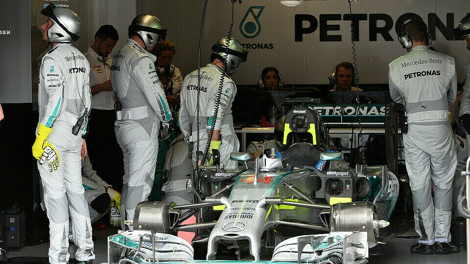 Bitteres Aus für Lewis Hamilton: Erst versagte das MGU-K, später auch noch die Bremsen, Foto: Sutton