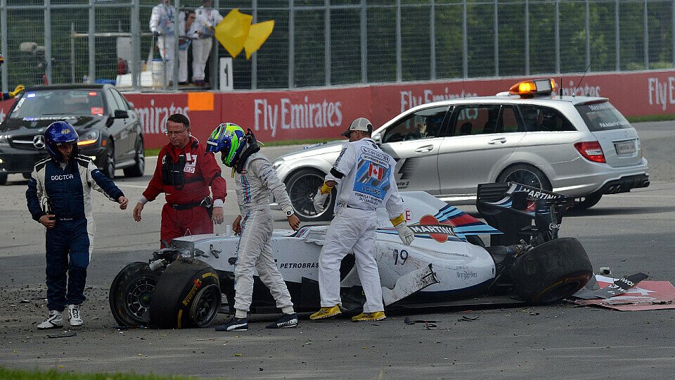 Felipe Massa konnte dem Wrack unverletzt entsteigen, Foto: Sutton