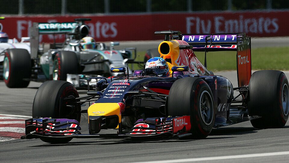 Red Bull vor Mercedes - laut Christian Horner wird das sehr schwierig, Foto: Sutton