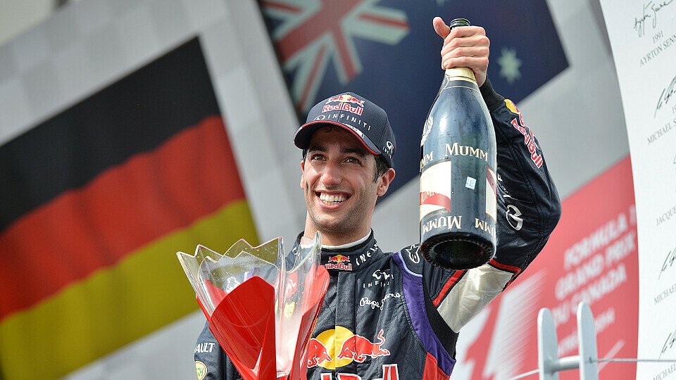 Erster GP-Sieg für Daniel Ricciardo: Das Grinsen so breit wie nie zuvor., Foto: Sutton