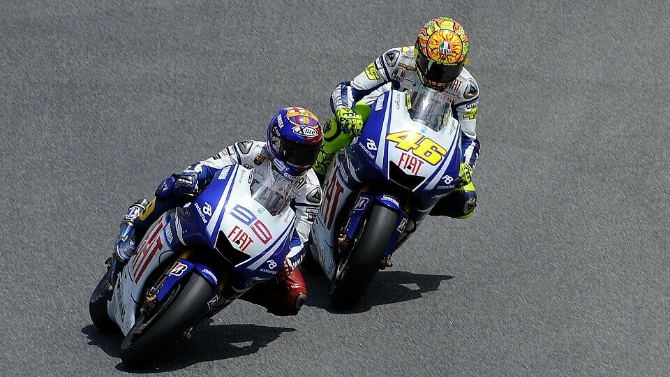 Der Zweikampf zwischen Valentino Rossi und Jorge Lorenzo ging in die Geschichte ein, Foto: Yamaha