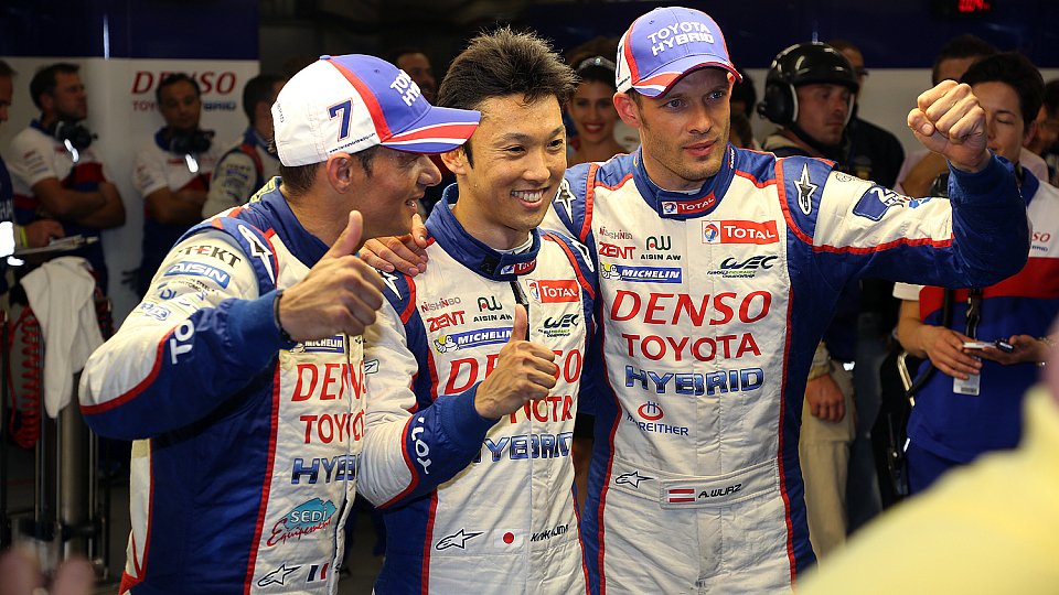 Am Ende lächelte Toyota, doch alle wissen, wie lang das Rennen wird, Foto: Speedpictures