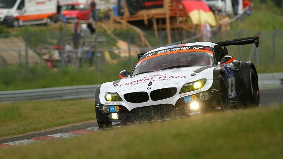 Schubert Motorsport führt das 24-Stunden-Rennen auf dem Nürburgring an