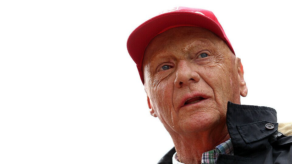 Niki Lauda echauffierte sich über die lange Unterbrechung, Foto: Red Bull/GEPA