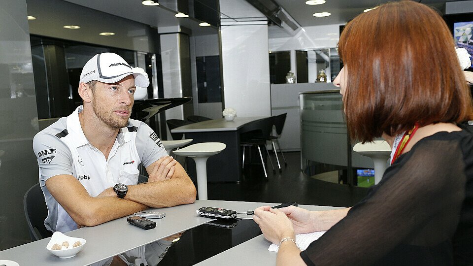 Der erfahrenste aktive F1-Pilot im Gespräch mit Kerstin von Motorsport-Magazin.com, Foto: McLaren