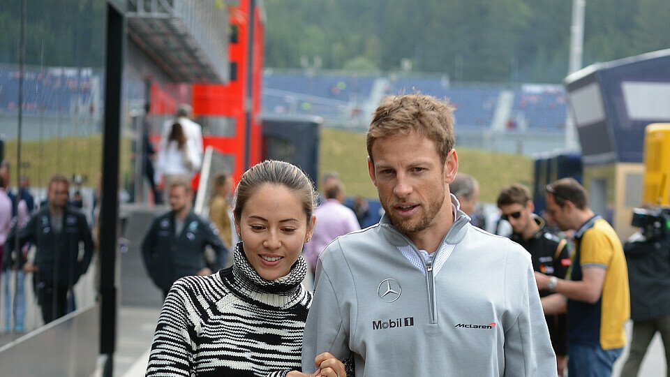 Jenson Button und Jessica Michibata wurden auf St. Tropez ausgeraubt, Foto: Sutton