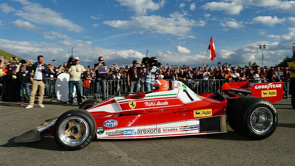 Legends Parade: Niki Lauda nimmt auch 2015 wieder in einem F1-Klassiker Platz, Foto: Sutton