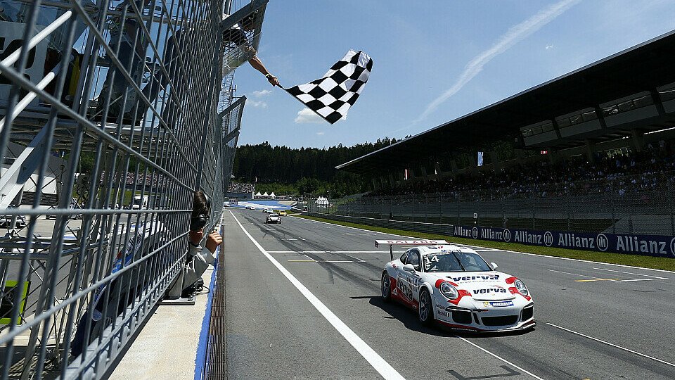 Kuba Giermaziak gewinnt das Supercup-Rennen in Österreich, Foto: Porsche