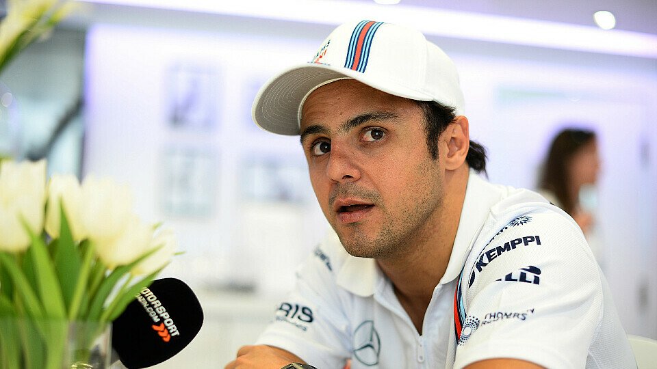Felipe Massa teilt gegen Pole-Abonnent Mercedes aus, Foto: Sutton