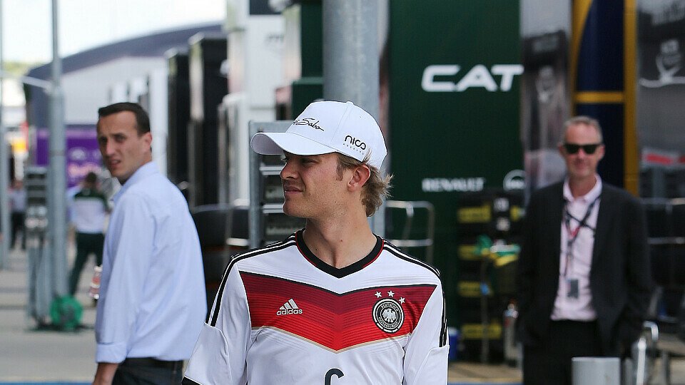 Rosberg muss seine Bewunderung für die DFB-Elf etwas zügeln, Foto: Sutton