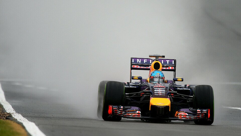 Sebastian Vettel konnte kaum glauben, dass die Strecke an so vielen Stellen trocken sein würde, Foto: Sutton