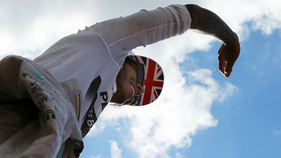 Lewis Hamilton hatte allen Grund zu feiern, Foto: Sutton