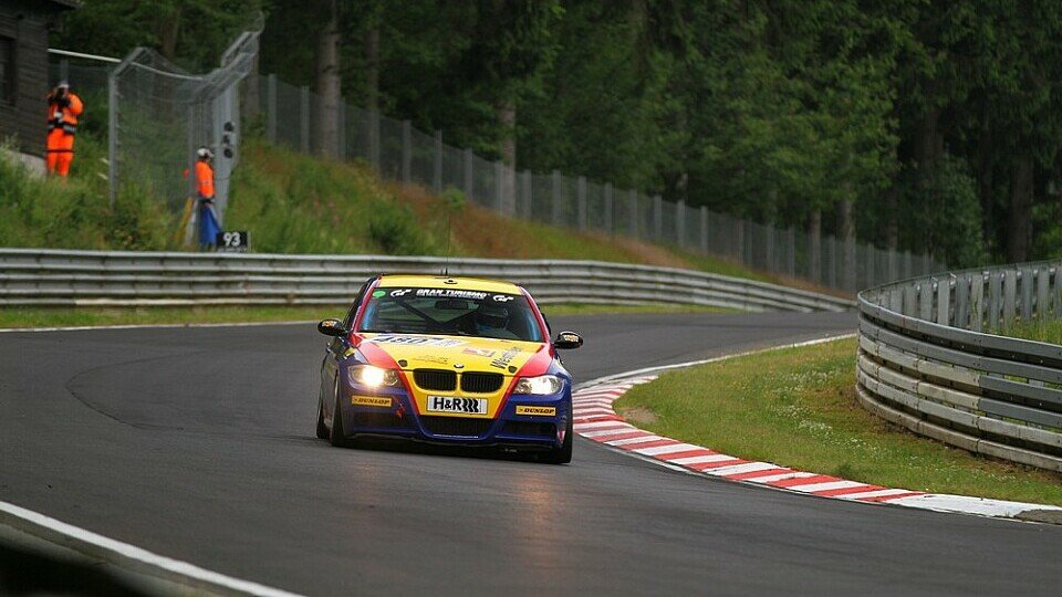 Bonk motorsport zog den BMW vom Rennen zurück, Foto: Patrick Funk