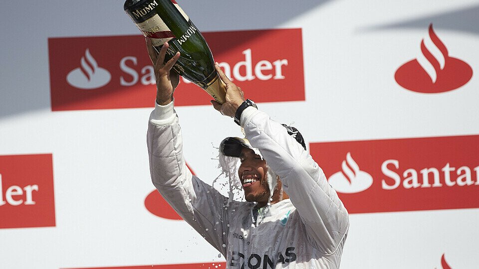 Im vergangenen Jahr gewann Hamilton sein Heimrennen, Foto: Mercedes AMG