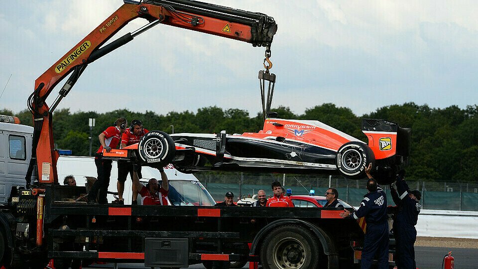 Jules Bianchis Marussia fing am Dienstag Feuer, Foto: Sutton