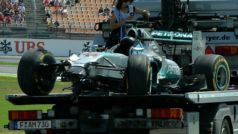 Hamilton schmerzt seit dem Hockenheim-Crash der Rücken, Foto: Sutton