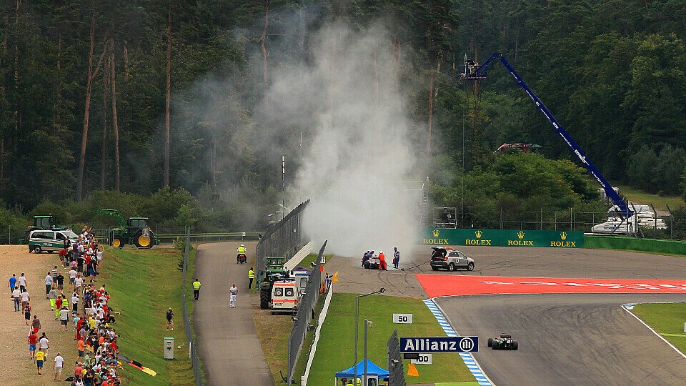 Daniil Kvyats Toro Rosso brannte plötzlich lichterloh, Foto: Sutton