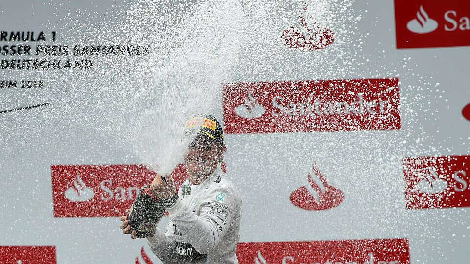 Nirgendwo schmeckt Rosberg der Siegersekt besser als in Deutschland, Foto: Sutton