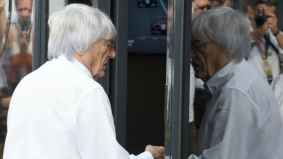 Bernie Ecclestone könnte bald wieder unbeschwerter im Fahrerlager herumlaufen, Foto: Sutton