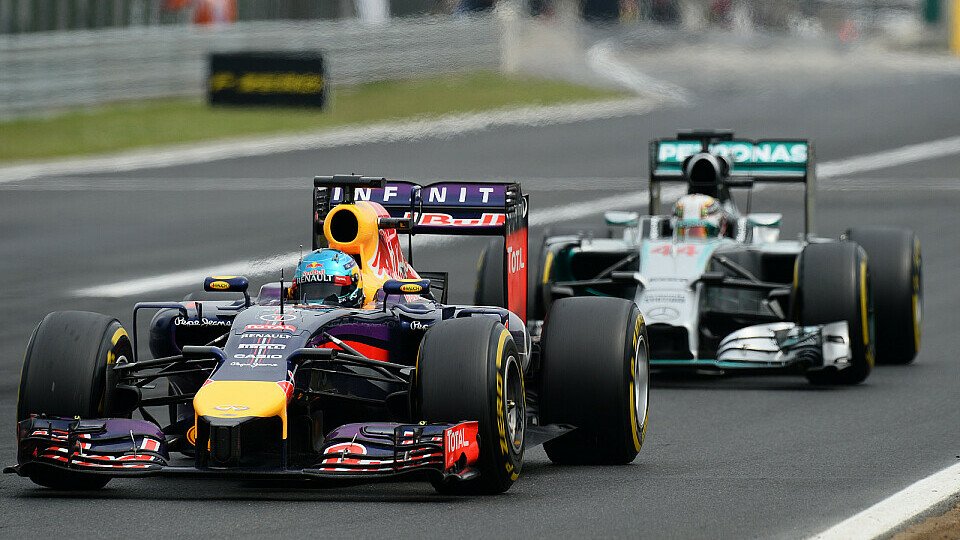 Red Bull plant den Angriff auf Mercedes, Foto: Sutton