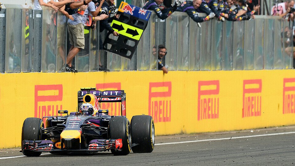 Ricciardo gewinnt in Budapest, Foto: Sutton