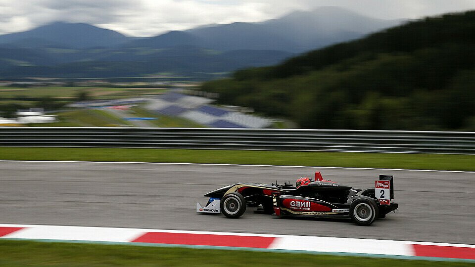 Esteban Ocon startet zum zwölften Mal in dieser Saison von Platz eins, Foto: FIA F3