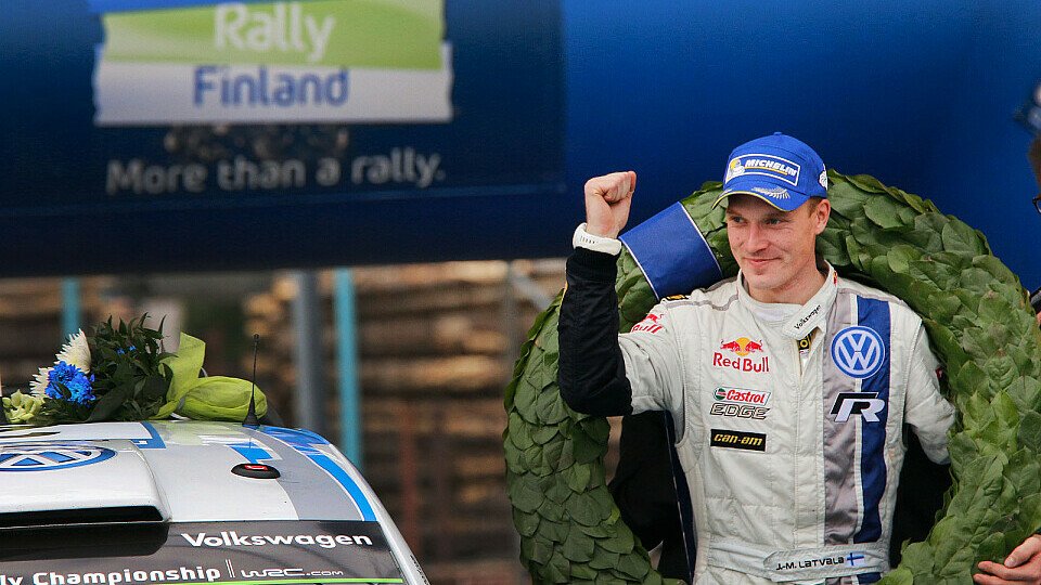 Nach seinem Erfolg bei der Rallye Finnland konnte Jari-Matti Latvala noch einmal feiern, Foto: Sutton