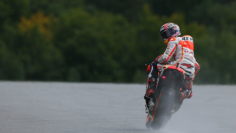 Marc Marquez stört es herzlich wenig, wenn einer der Ducati-Piloten seinen Windschatten nutzt, Foto: Honda