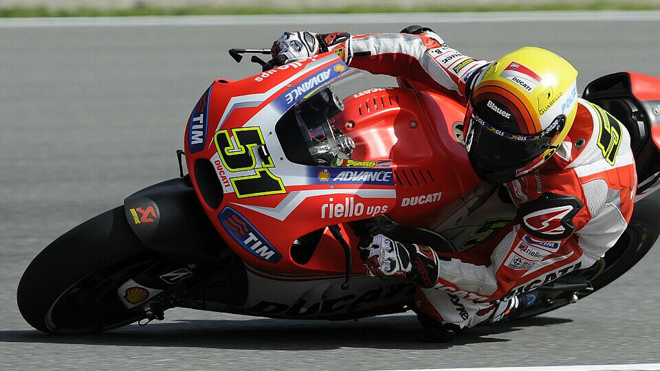 Michele Pirro soll 2015 Testfahrer bei Ducati bleiben, Foto: Milagro