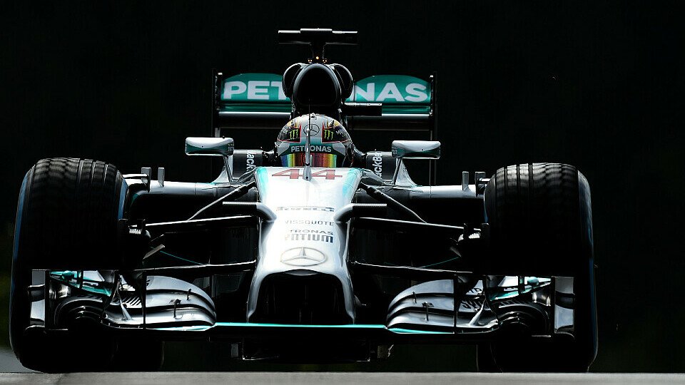 Lewis Hamilton musste sich Nico Rosberg beugen, steht aber in Reihe 1, Foto: Sutton