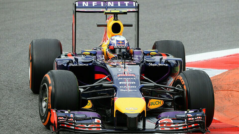 Daniel Ricciardo ließ sich die Stimmung durch Motorprobleme nicht verderben, Foto: Sutton