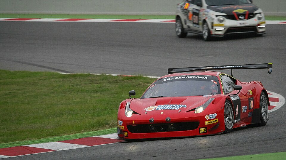 Der Praha-Ferrari startet am Samstag von der Pole-Position, Foto: Creventic