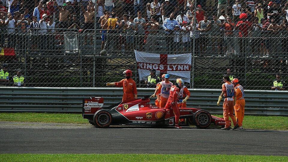 Beim Heimspiel in Monza stolperte die Scuderia erneut, Foto: Sutton