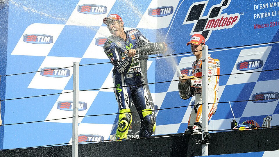 Valentino Rossi beherrschte nach seinem ersten Heimsieg seit fünf Jahren die Schlagzeilen, Foto: Bridgestone