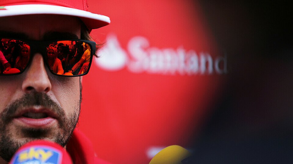 Fernando Alonso zieht den Vergleich zum Fußball, Foto: Sutton