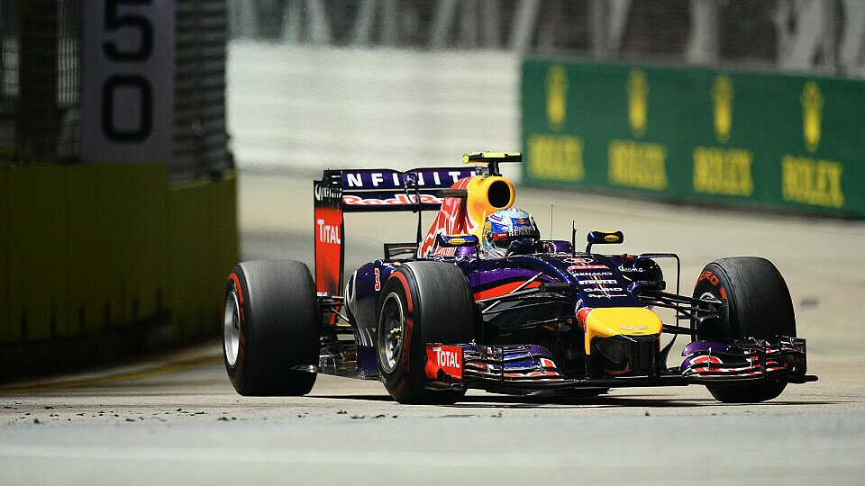 Daniel Ricciardo sah wohl nur durch die Hilfe seines Teams die Zielflagge, Foto: Sutton
