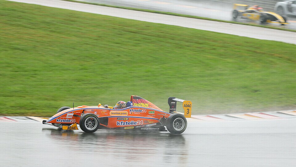 Marvin Dienst raste erneut aufs Podest, Foto: ADAC Formel Masters