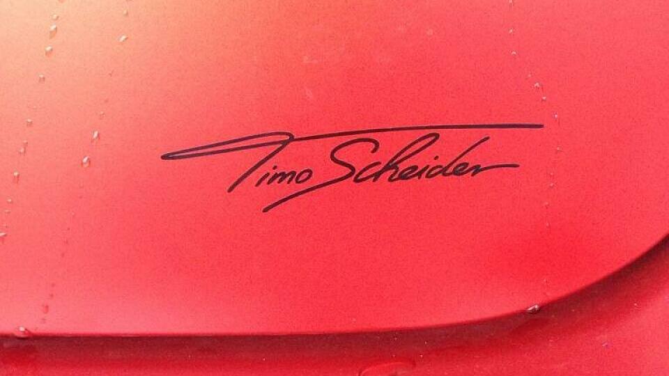 Wie kam Timo Scheiders Autogramm auf Timo Glocks Auto?, Foto: Timo Glock/Twitter