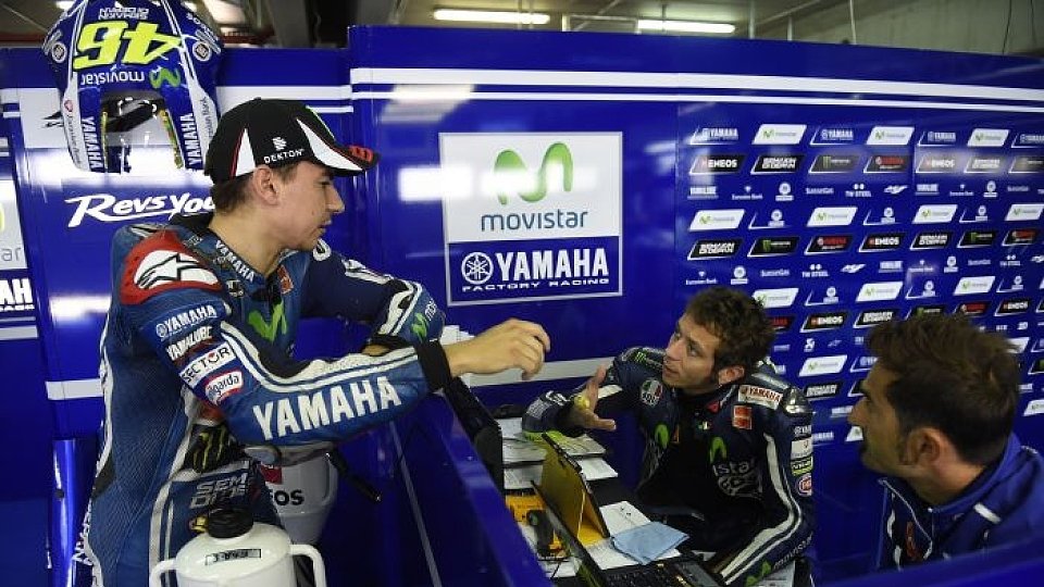 So locker wie hier 2014 verläuft der Austausch zwischen Lorenzo und Rossi nicht mehr, Foto: Yamaha