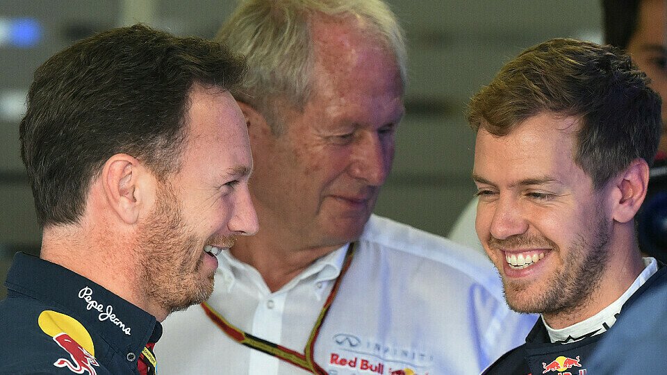 Gute Laune: Vettel und die Chefetage von Red Bull, Foto: Sutton