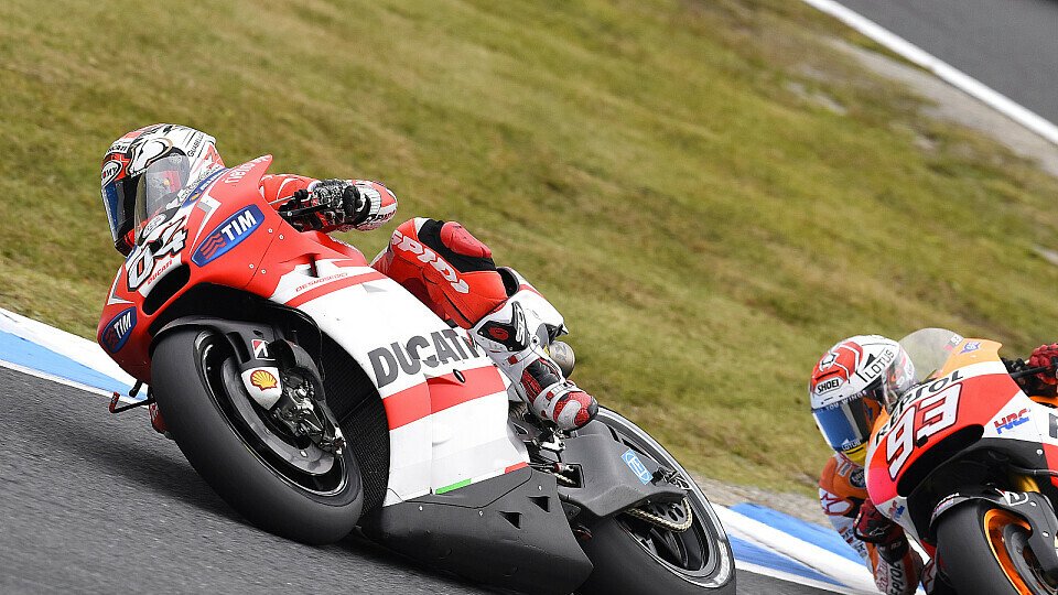 Andrea Dovizioso war am ersten Tag in Australien nicht glücklich, Foto: Ducati