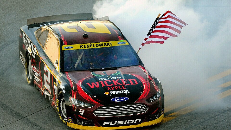 Brad Keselowski feiert seinen sechsten Saisonsieg, Foto: NASCAR