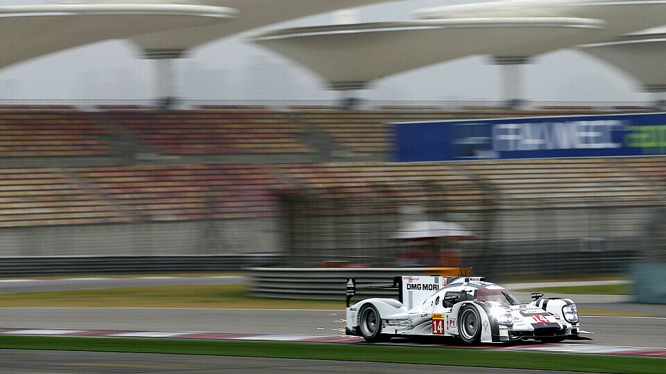 Der Porsche mit der Startnummer 14 setzte sich auf die knappste denkbare Weise durch, Foto: Porsche
