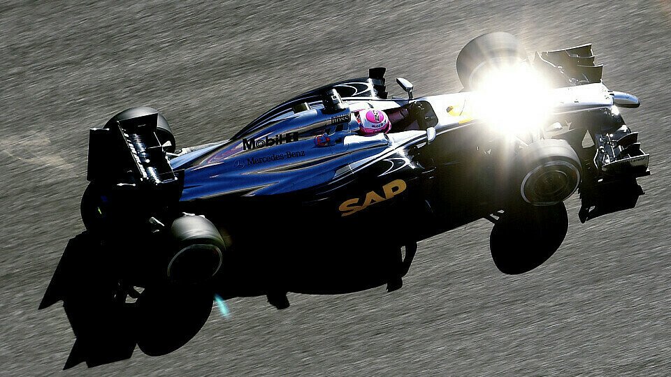 Jenson Button hadert mit seinem Getriebewechsel, Foto: Sutton