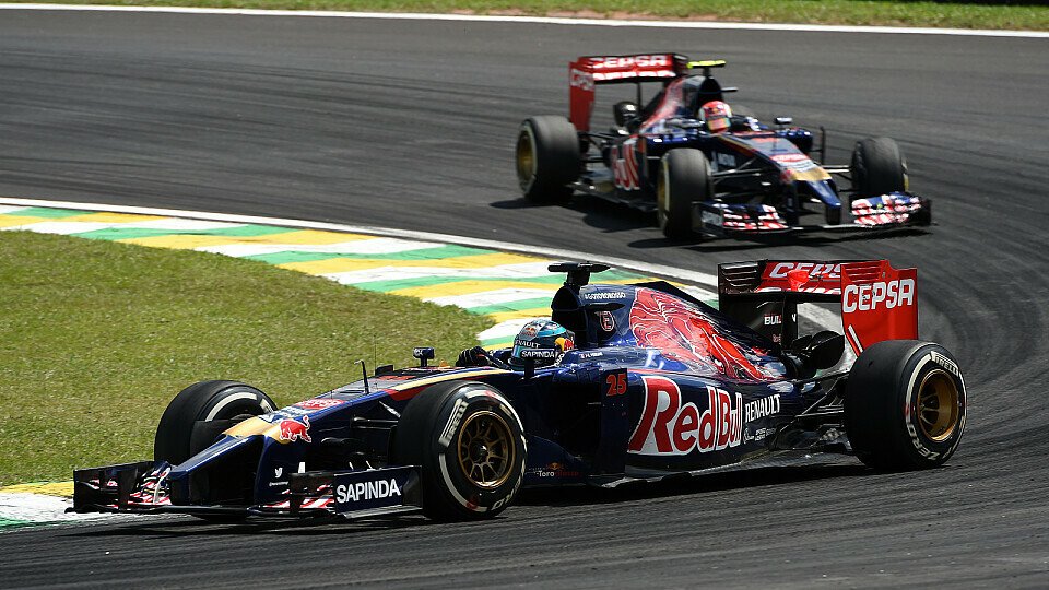 Daniil Kvyat fährt nur noch ein Rennen für Toro Rosso, Foto: Sutton