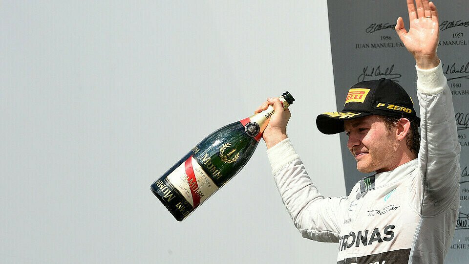 Rosberg verteidigte den Sieg gegen Hamilton, Foto: Sutton