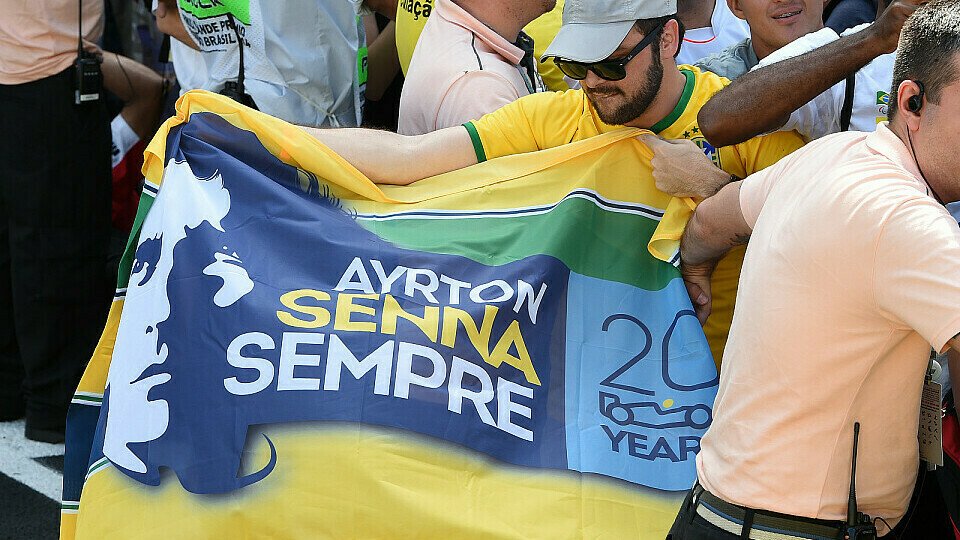 Ayrton Senna ist in den Köpfen von Fans und Fahrern präsent, Foto: Sutton