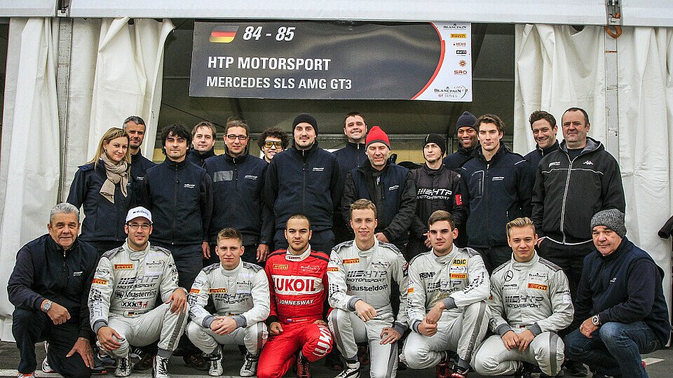 Das Team freut sich über eine erfolgreiche Saison, Foto: H.T.P Motorsport