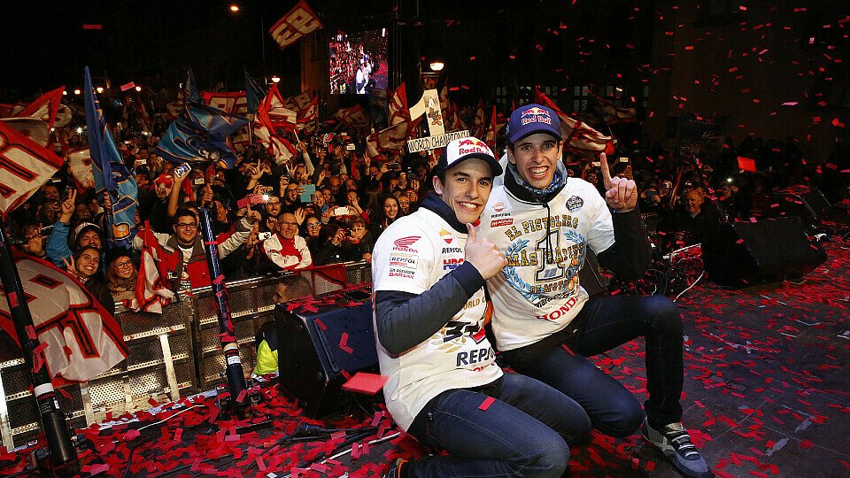 Tausende Fans feierten Marc und Alex Marquez, Foto: Repsol Honda